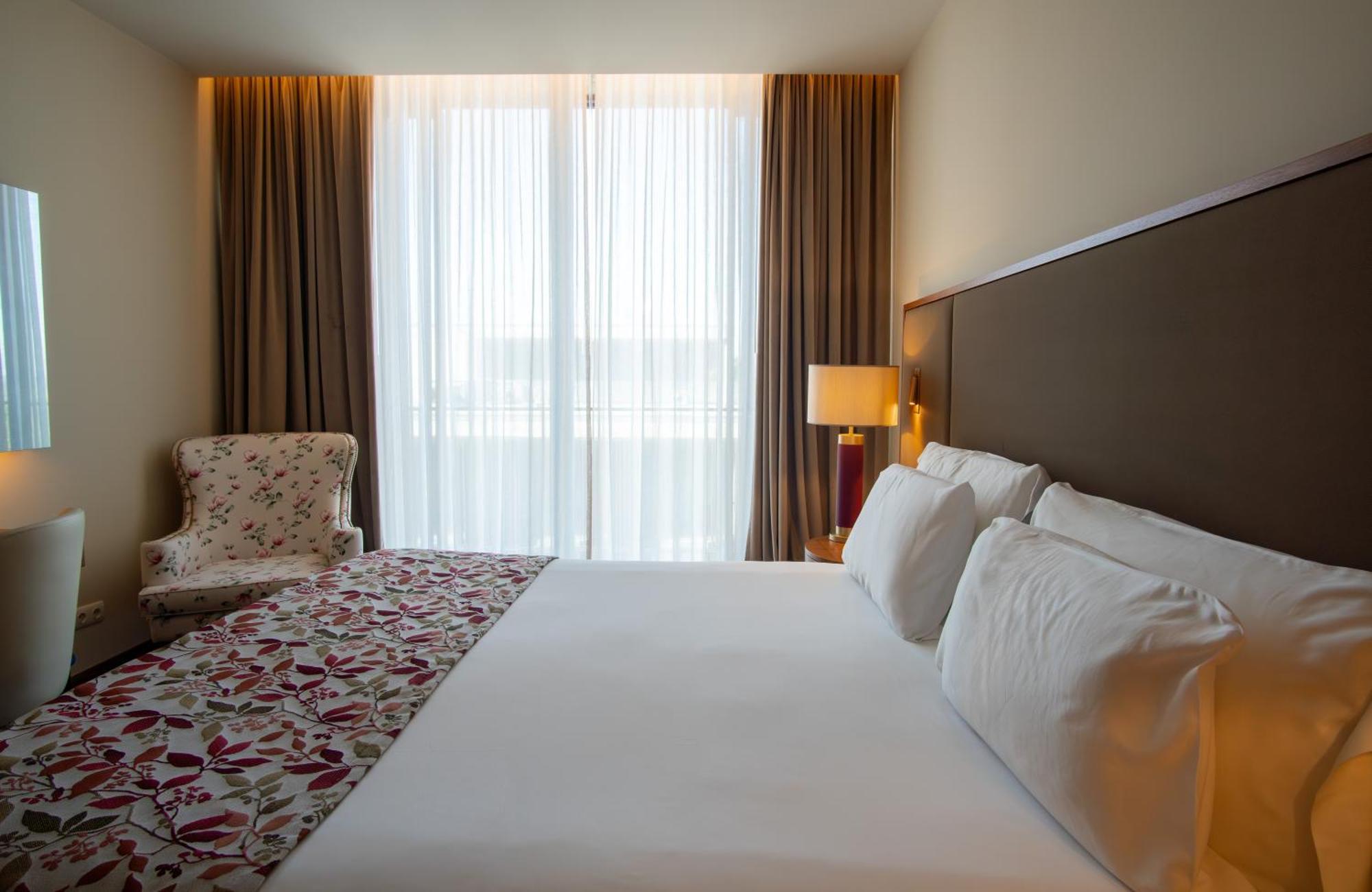 Boeira Garden Hotel Porto Gaia, Curio Collection By Hilton Вила Нова ди Гая Екстериор снимка